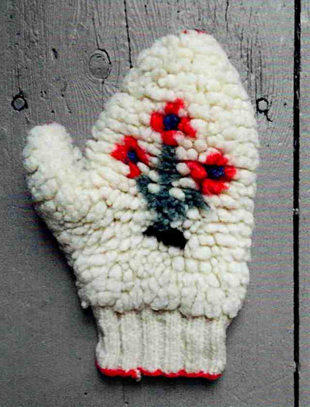 North America developed new ways of knitting cosy mittens 9